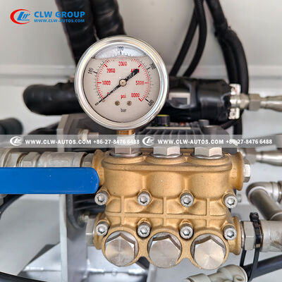 SINOTRUK HOWO 15T On-Site Mixed Explosive Truck with PLC-Based Automated Mixing and 360-Degree Rotating Hose Guide Boom